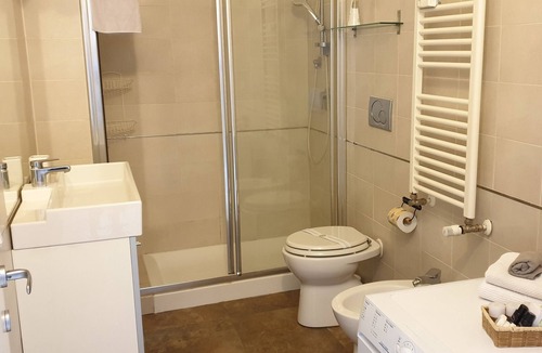 Zona Farini Apartment | Michelangelo 81