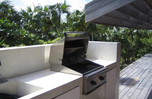 Sandy Point Villa | Miles Of White Sand Beach at 3MC , Seclusion And All The Comforts You Could Want