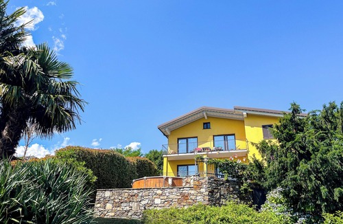 Olgiasca Apartment | Mimosa I Panoramic Balcony Holiday Apartment with Pool