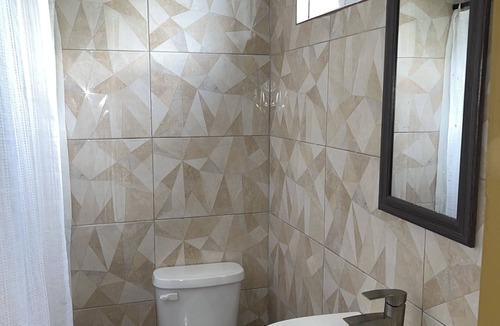 Middle Quarters Hotel | Minutes from Ys Falls, Safari and Zoo— w/Bar and Restaurant onsite