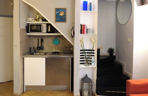 Rione V Ponte Apartment | Miró, small loft on Giulia street