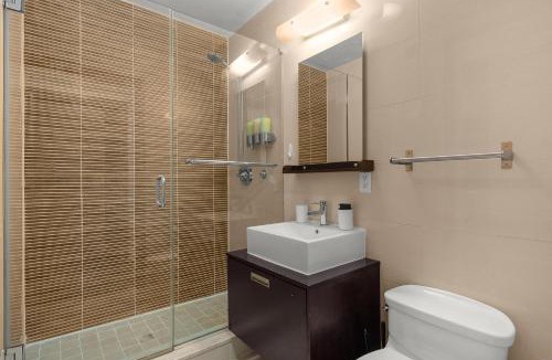 Midtown West Apartment | Modern 2BR Steps from New York's Iconic Broadway