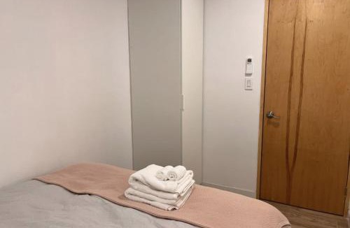 Brooklyn House | Modern Apartment - Relocation & Business Stay