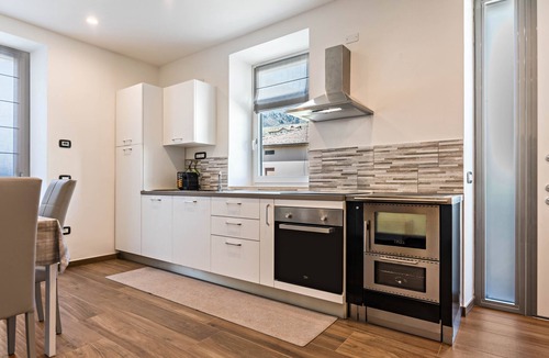 Tuenno Apartment | Modern Apartment "Villa Vacanze Renetta" with Mountain View & Balcony