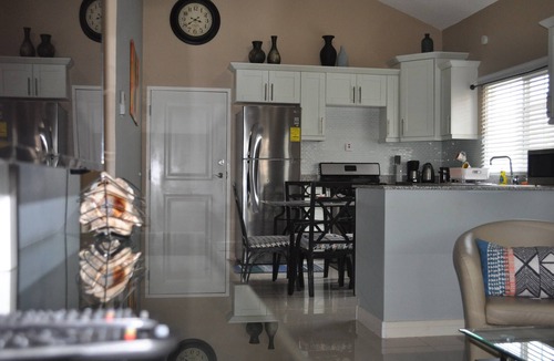 Kingston House | Modern Beautiful 2 Bedroom Smart Home