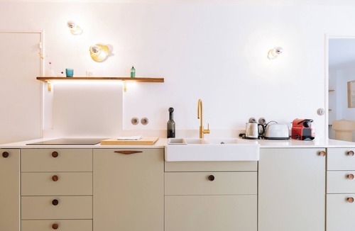 Quartier de la Goutte-d'Or Apartment | Modern Centrally-Located Apartment—Clignancourt