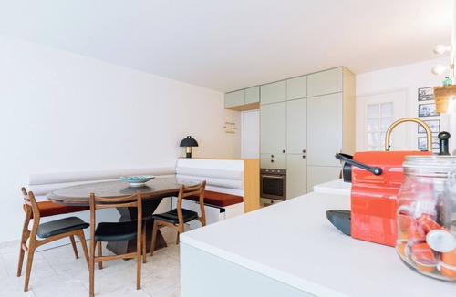 Quartier de la Goutte-d'Or Apartment | Modern Centrally-Located Apartment—Clignancourt