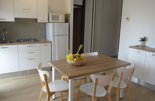 Grado Pineta Apartment | Modern flat at Grado Pineta with terrace