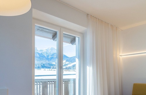 Valdaora di Mezzo Apartment | Modern "Hus Apartment - Nr. 5" with Balcony, Garden & Wi-Fi
