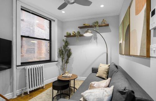 Tudor City Apartment | Modern Manhattan Stay in Prime Spot