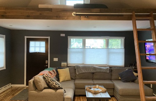 Great Kills House | Modern One Bedroom, private fenced yard