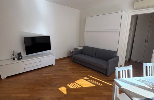 Cagnola Apartment | Modern studio apartment in Viale Certosa, Milan