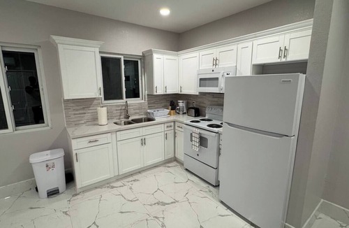 Bahamas Terrace Apartment | Modern Stylish 1 bed-1 bath