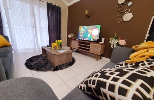 Saint Andrew House | Modern, Stylish 4-BR Home Cherry Gardens Kingston