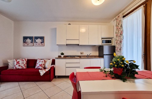 Bibione Lido del Sole Apartment | Modern three room flat with pool