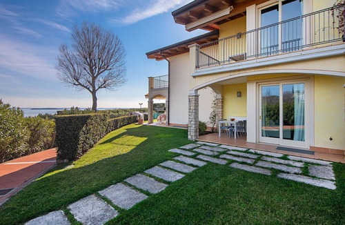 Solarolo Apartment | Montecolo Resort F2 by Wonderful Italy