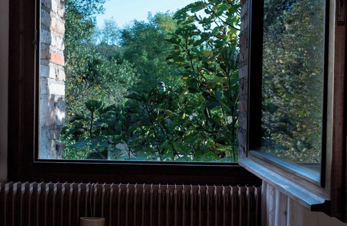 Crocetta del Montello Apartment | Montello Hill front property with large garden