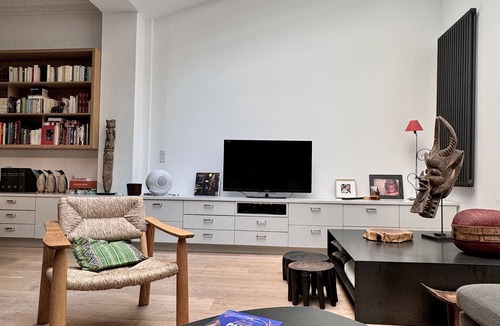 Quartier de la Goutte-d'Or Apartment | Montmartre at 500m! Large Loft Nestled in a Quiet Courtyard, in a Vibrant Area