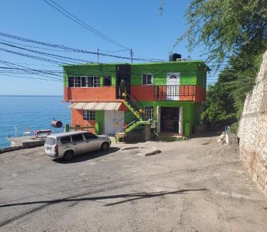 Gordon Town Apartment | Morales ocean view