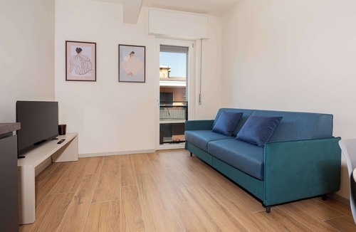 Ovest Apartment | MuBra Apartments - Unit 301