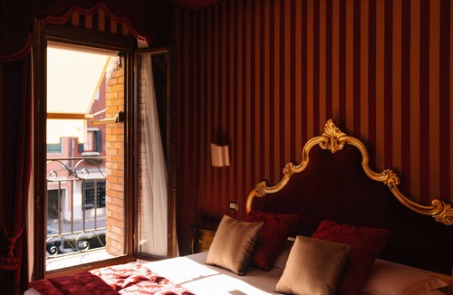 Longa House | Murano Palace Bed & Breakfast