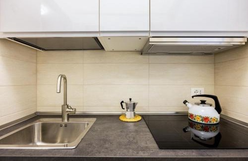 Historic Centre Apartment | My Dimora Savonarola - Elegant with garden view