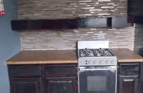 Tar Bay Apartment | n5 mins away from public beach and 3 min from grocery store!