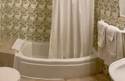 Cave Bed & Breakfast | Nature lovers paradise overlooking the turquoise Caribbean sea