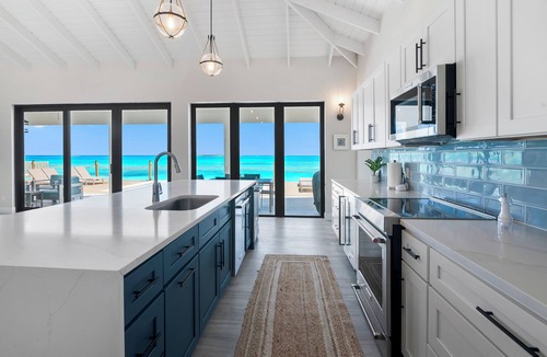 Tar Bay House | "New" 5 bedroom Exuma Beach Front Estate w/Pool & No Neighbors on either side!