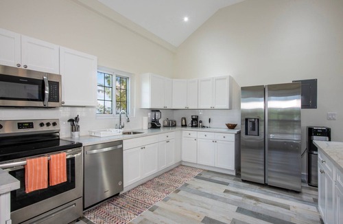 North Palmetto Point House | New Banks Road Estate Home w/Heated Pool on Pink Sand Poponi Beach