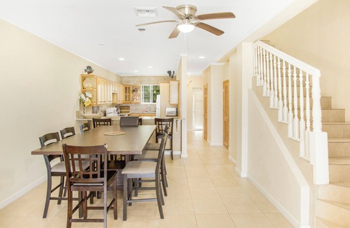 Nassau Condo | NEW Beachfront Condo, 5 minutes from airport and 2 mins away from Caves Village.