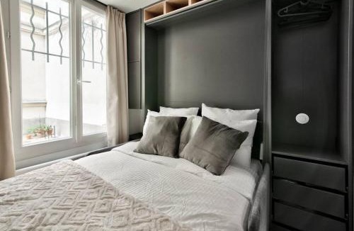 Quartier de la Goutte-d'Or Apartment | NEW ! Cosy Suite Intimate Nest Sacré Coeur Paris !