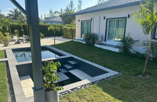Adelaide House | New cozy 2-bedroom house with Pool. Introductory Price.