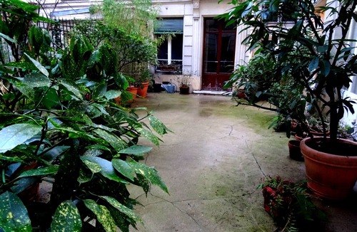 Quartier de Rochechouart Apartment | New flat in Paris near Sacre Coeur, Montmartre, cozy and beautiful for 6 people!