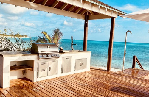 Tar Bay House | New IslandChicBeach Home! StunningViews-Pool-OutdoorKitchen-Reef-mini BballCourt