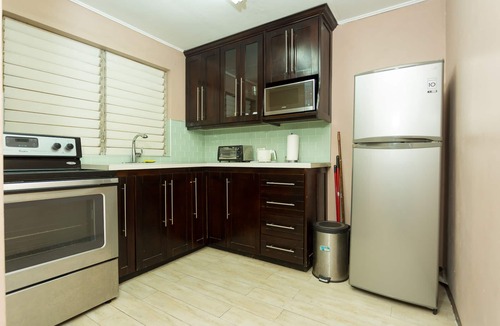 New Kingston Apartment | New Kingston CA Guest Apartment VI