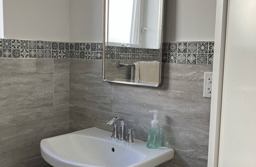 Brooklyn Apartment | New Studio NYC 45 min by Subway , Brooklyn, Brighton Beach