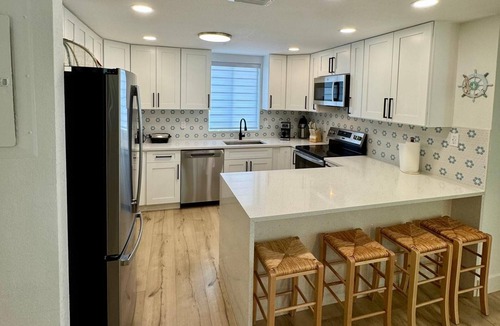 Bailey Town House | Newly Remodeled House at Bimini Bay Resort