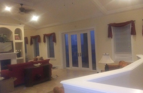 Rokers Point House | NEWLY RENOVATED!! AND DIRECTLY ON THE BEACH🌴..... Shelter In Place