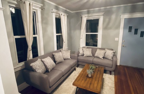 Bulls Head House | Newly Renovated Home For Rent