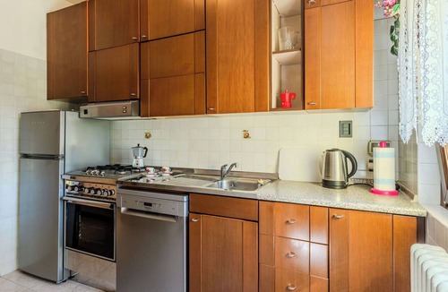 Lecco Apartment | Nice apartment for 4 people with WIFI, TV and patio