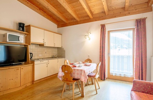 Solda Apartment | Nice apartment for 5 guests with WIFI, TV, terrace, pets allowed and panoramic view