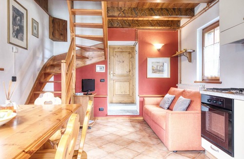 Macugnaga Apartment | Nice apartment for 5 people with TV, balcony, pets allowed and panoramic view