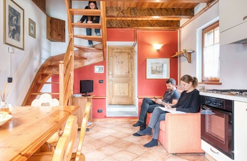 Macugnaga Apartment | Nice apartment for 5 people with TV, balcony, pets allowed and panoramic view