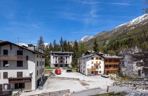Valtellina Apartment | Nice apartment for 6 guests with WIFI, TV, balcony and pets allowed