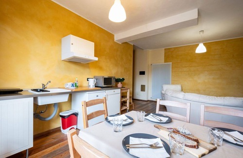 Cortemilia Apartment | Nice apartment for 6 people with WIFI, pool, TV, terrace and pets allowed