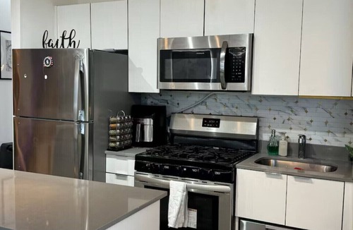 Upper East Side Apartment | nModern 2BR with Fireplace &Fitness & Lounge