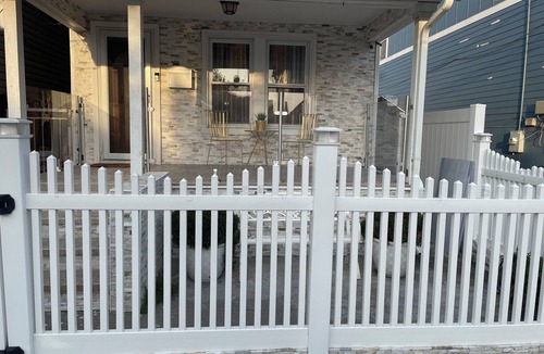 Queens House | NYC Luxury Cottage