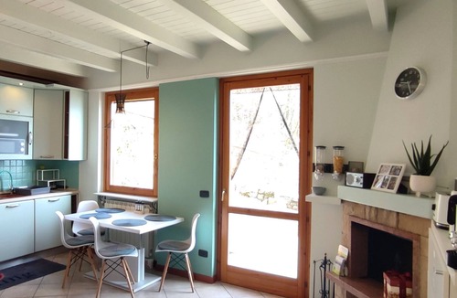Fonteno House | Oasi Azzurra - Drei-Zimmer-Wohnung in einer kleinen Villa mit Terrasse by Interhome