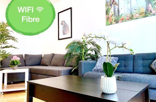 Le Plessis-Robinson Apartment | Oasis au Coeur de Ville